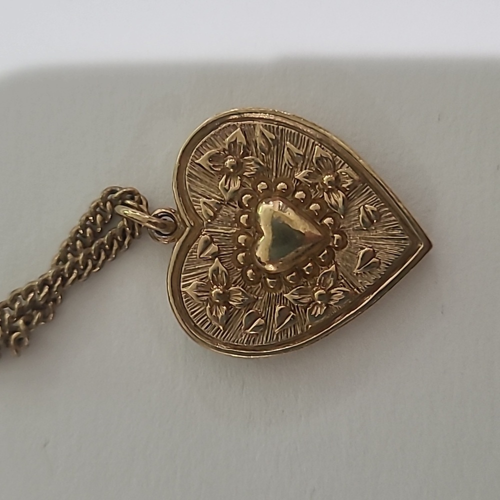 Vintage Avon Orphan Annie gold tone heart pendant necklace